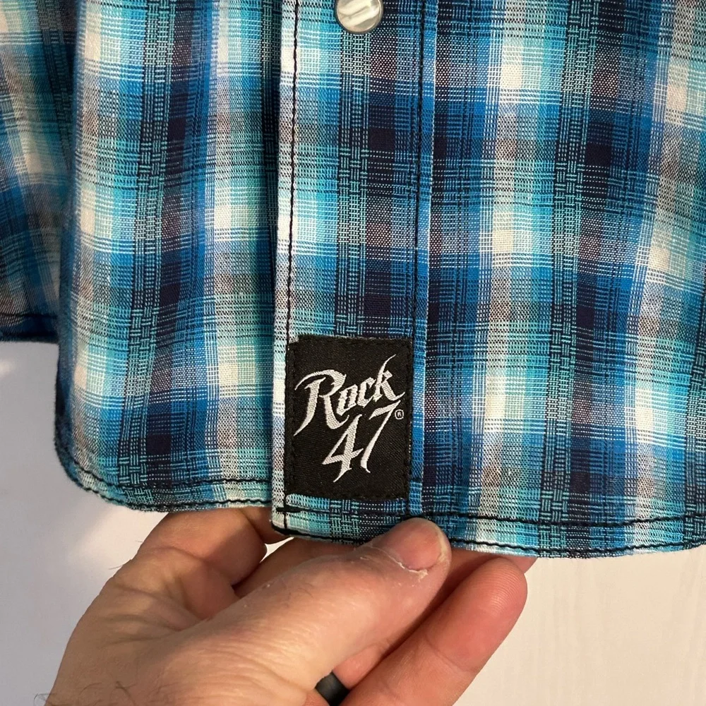 Wrangler Rock 47 | Blue Plaid Men's Shirt | Size Medium - Picture 2 of 6